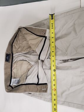 Dockers Men's Light Beige Relaxed Fit Chinos